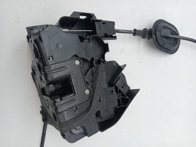 Zamek drzwi przednich prawych 805021559R RENAULT