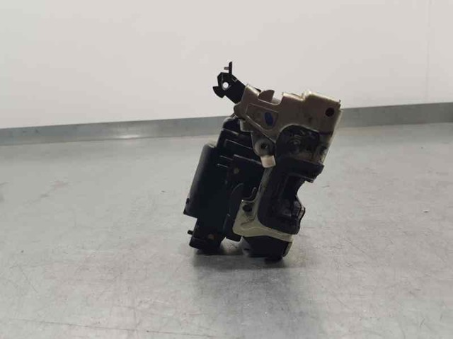 Zamek drzwi przednich prawych 805025267R RENAULT