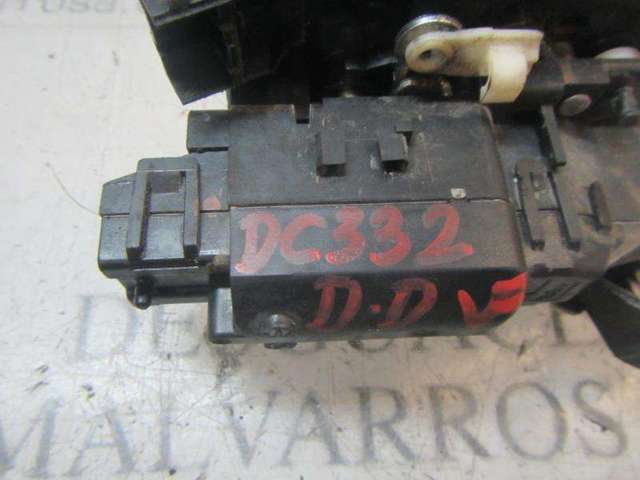 Zamek drzwi przednich prawych 805025267R RENAULT