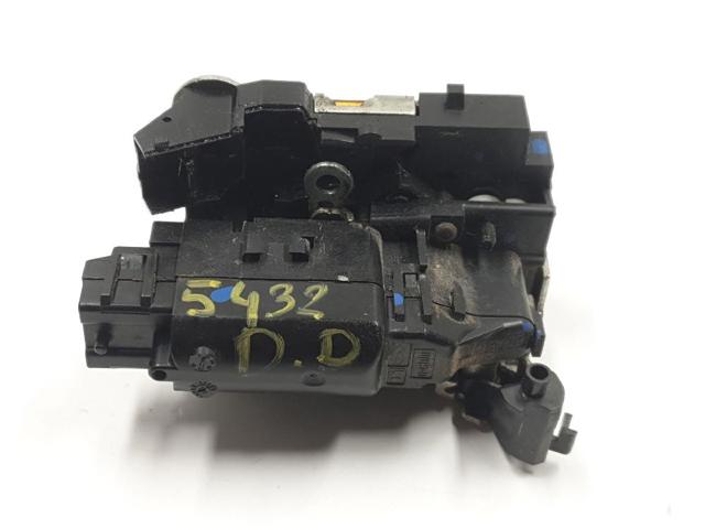 Zamek drzwi przednich prawych 805025267R RENAULT