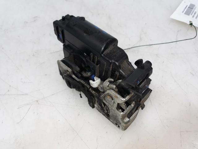 Zamek drzwi przednich prawych 805025267R RENAULT