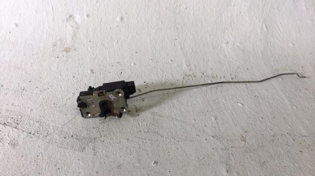Zamek drzwi przednich prawych 805025267R RENAULT