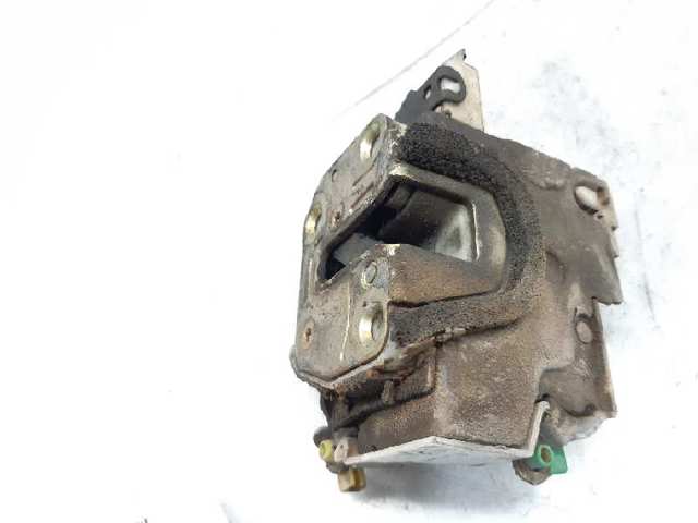 Zamek drzwi przednich prawych 805025P01A NISSAN