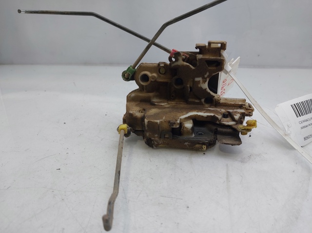 Zamek drzwi przednich prawych 805025P01A NISSAN