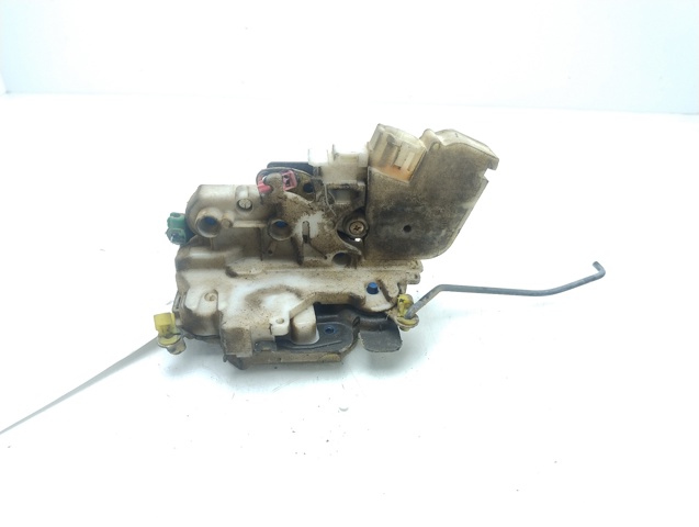 Zamek drzwi przednich prawych 805025P01A NISSAN