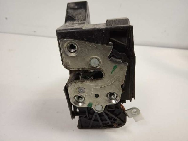 Zamek drzwi przednich prawych 805026816R RENAULT