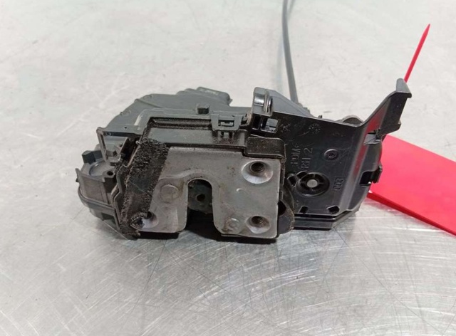 Zamek drzwi przednich prawych 805027088R RENAULT