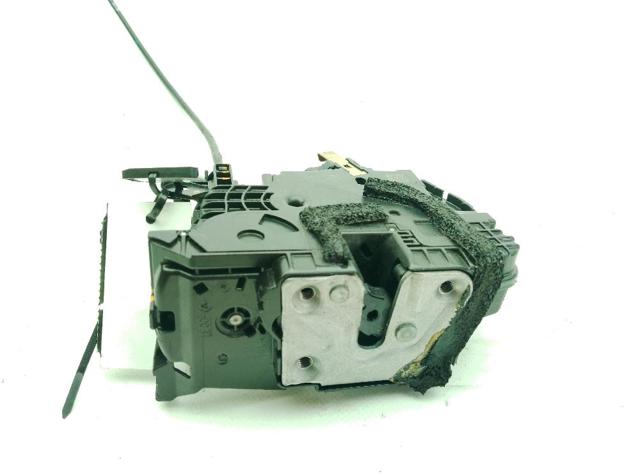 Zamek drzwi przednich prawych 805027088R RENAULT