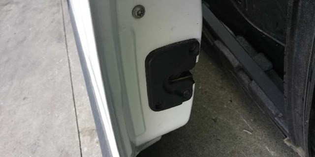 Zamek drzwi przednich lewych 8050300Q0B NISSAN