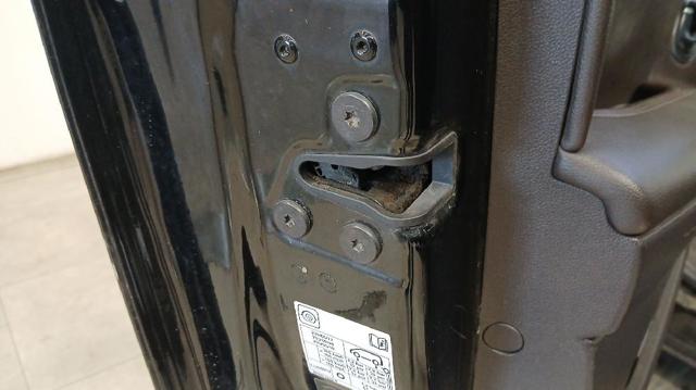 Zamek drzwi przednich lewych 805032236R RENAULT