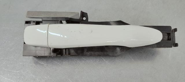 Zamek drzwi przednich prawych 8061021133 NISSAN