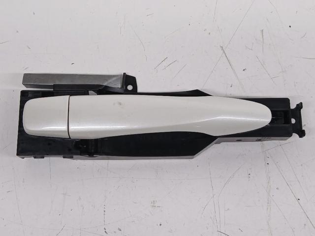 Zamek drzwi przednich prawych 8061021133 NISSAN