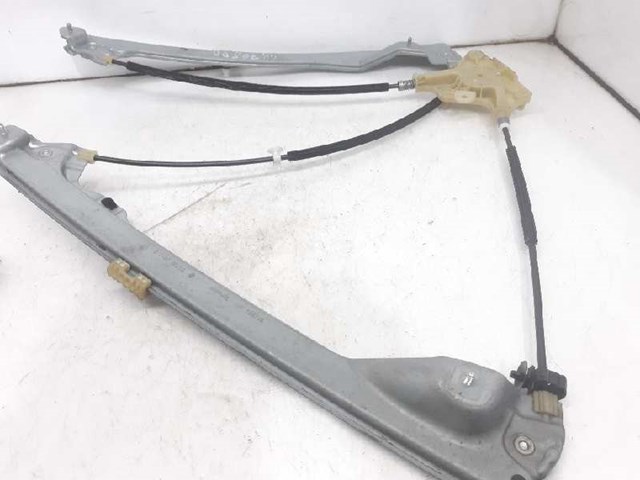 Mechanizm podnoszenia szyby drzwi przednich prawych 807000002R RENAULT