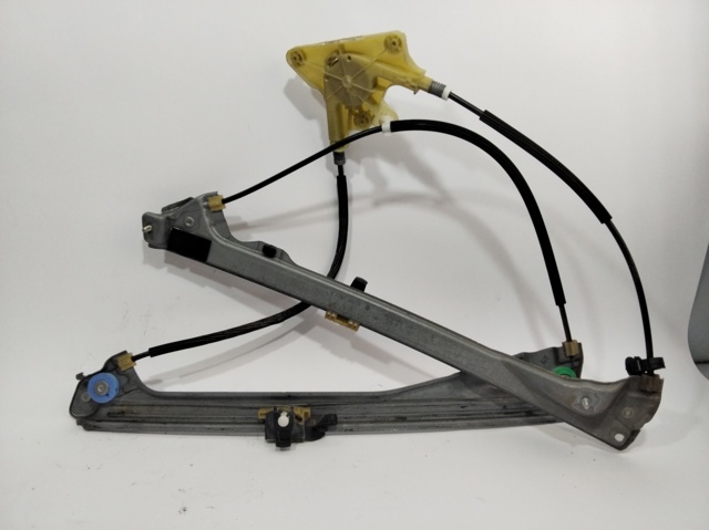 Mechanizm podnoszenia szyby drzwi przednich prawych 807000002R RENAULT