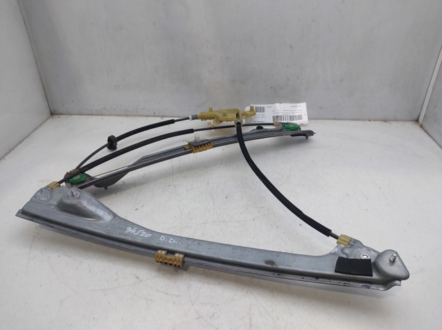 Mechanizm podnoszenia szyby drzwi przednich prawych 807000002R RENAULT