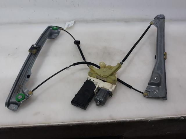 Mechanizm podnoszenia szyby drzwi przednich prawych 807000002R RENAULT