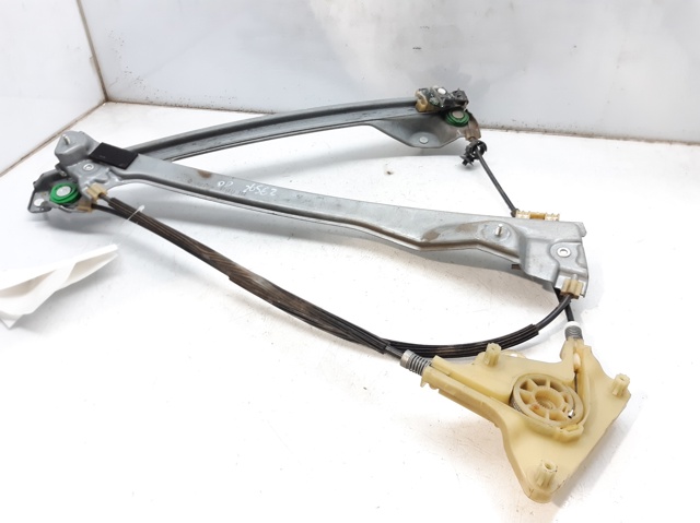 Mechanizm podnoszenia szyby drzwi przednich prawych 807000002R RENAULT