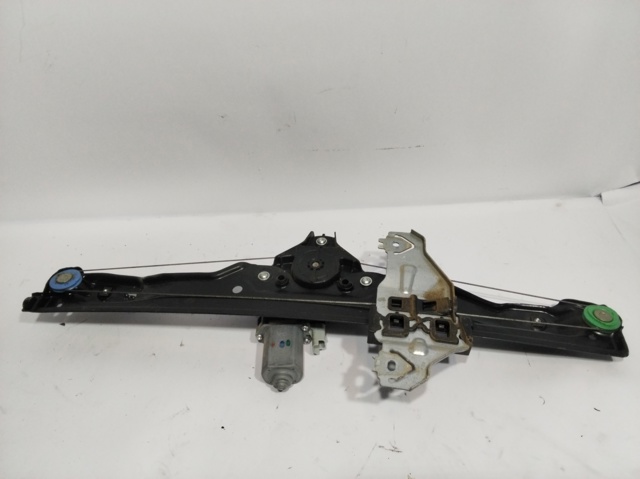 Mechanizm podnoszenia szyby drzwi przednich prawych 807004EA0D NISSAN