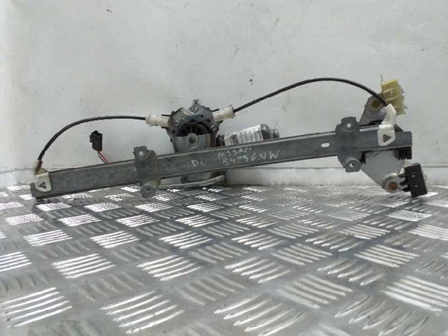 Mechanizm podnoszenia szyby drzwi przednich prawych 807009F500 NISSAN