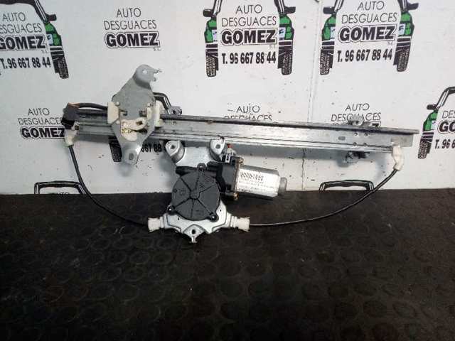 Mechanizm podnoszenia szyby drzwi przednich prawych 807009F500 NISSAN