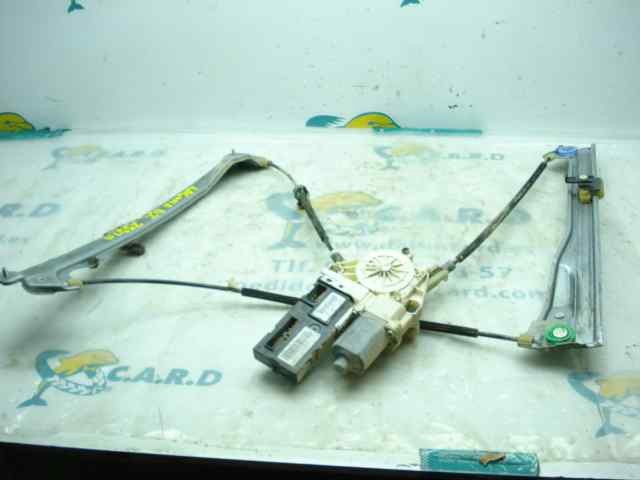 Mechanizm podnoszenia szyby drzwi przednich lewych 807010002R RENAULT