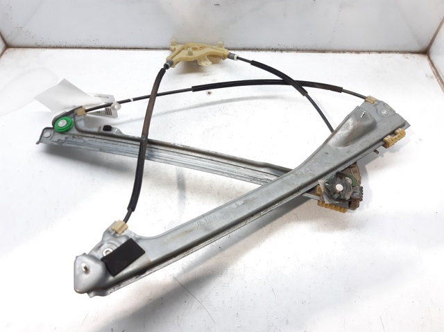 Mechanizm podnoszenia szyby drzwi przednich lewych 807010002R RENAULT