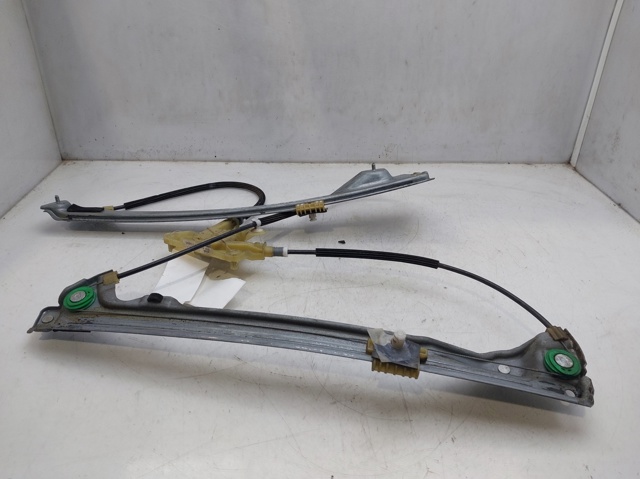 Mechanizm podnoszenia szyby drzwi przednich lewych 807010002R RENAULT