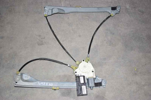Mechanizm podnoszenia szyby drzwi przednich lewych 807010002R RENAULT