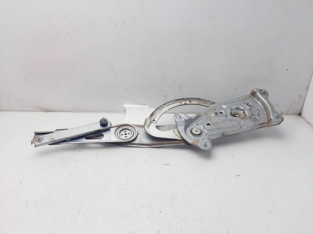 Mechanizm podnoszenia szyby drzwi przednich prawych 807200001R RENAULT
