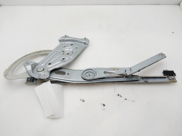 Mechanizm podnoszenia szyby drzwi przednich prawych 807200007R RENAULT