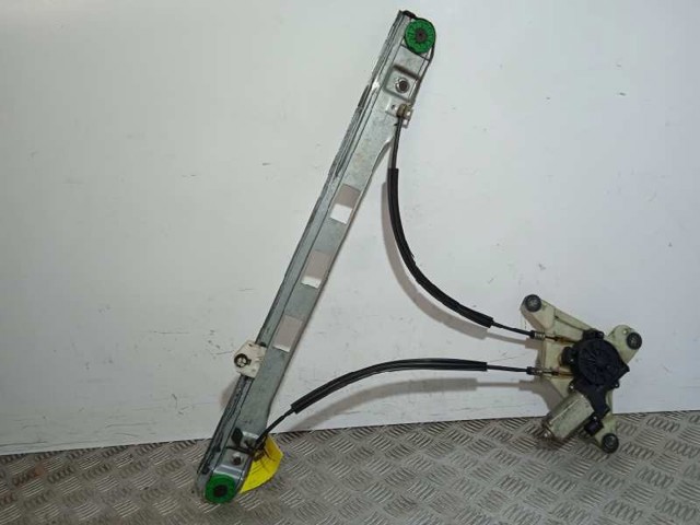Mechanizm podnoszenia szyby drzwi przednich prawych 807200008R OPEL