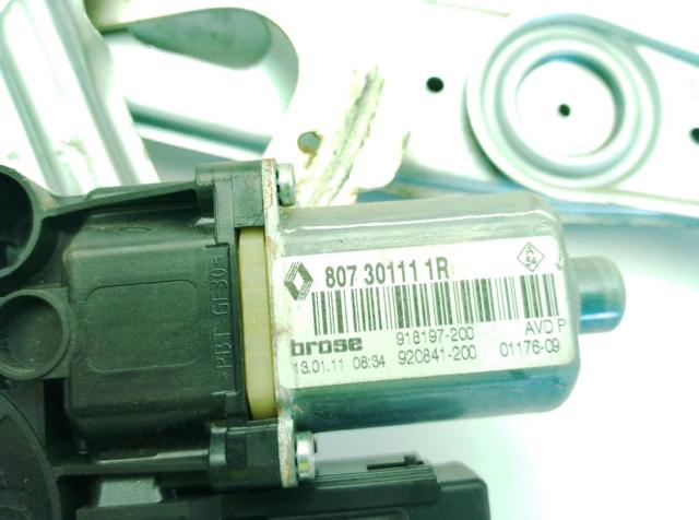 Mechanizm podnoszenia szyby drzwi przednich prawych Renault Fluence B3