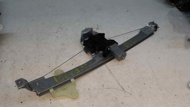 Mechanizm podnoszenia szyby drzwi przednich prawych 807200713R RENAULT
