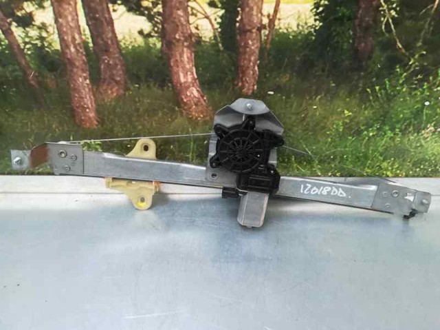 Mechanizm podnoszenia szyby drzwi przednich prawych 807200713R RENAULT