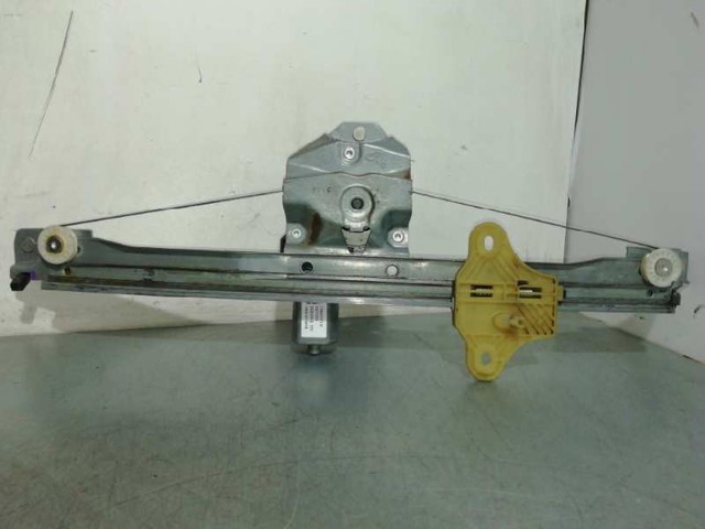 Mechanizm podnoszenia szyby drzwi przednich prawych 807200713R RENAULT
