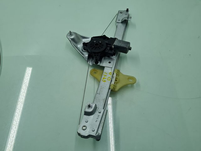 Mechanizm podnoszenia szyby drzwi przednich prawych 807201952R RENAULT