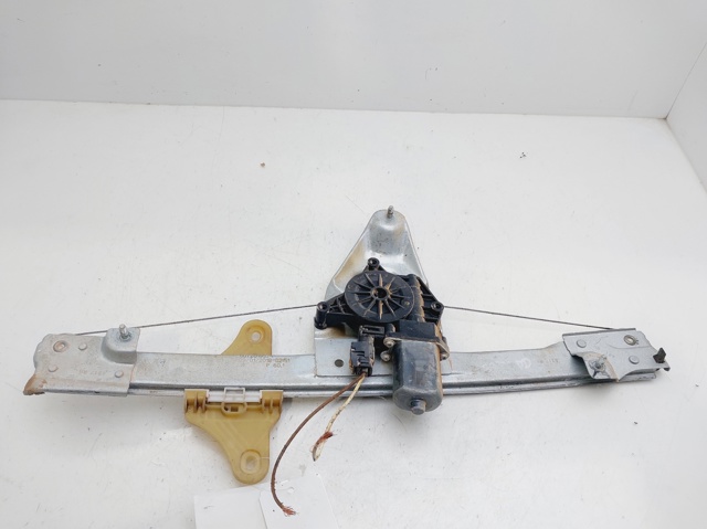 Mechanizm podnoszenia szyby drzwi przednich prawych 807201952R RENAULT