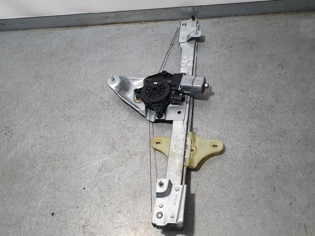 Mechanizm podnoszenia szyby drzwi przednich prawych 807201952R RENAULT