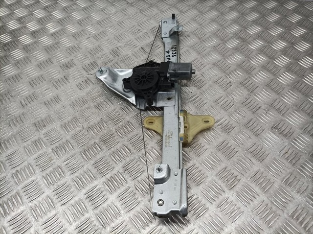 Mechanizm podnoszenia szyby drzwi przednich prawych 807201952R RENAULT