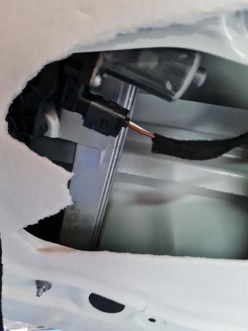 Mechanizm podnoszenia szyby drzwi przednich prawych 807201952R RENAULT