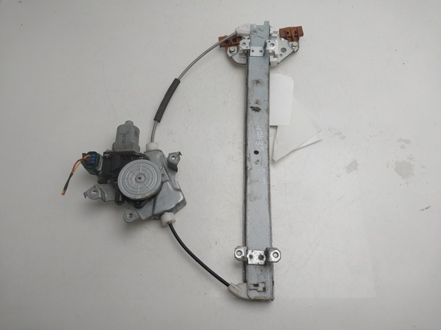 Mechanizm podnoszenia szyby drzwi przednich prawych 807201KA0C NISSAN
