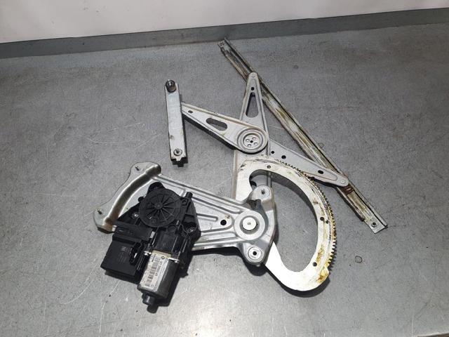 Mechanizm podnoszenia szyby drzwi przednich prawych 807203154R RENAULT