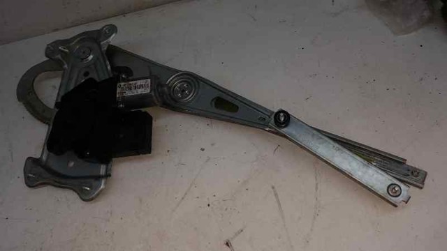 Mechanizm podnoszenia szyby drzwi przednich prawych 807203154R RENAULT