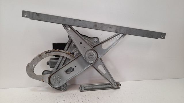 Mechanizm podnoszenia szyby drzwi przednich prawych 807206454R RENAULT