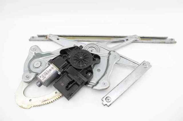 Mechanizm podnoszenia szyby drzwi przednich prawych 807206454R RENAULT