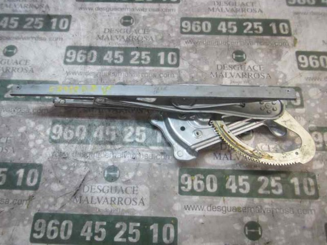 Mechanizm podnoszenia szyby drzwi przednich prawych 807206454R RENAULT