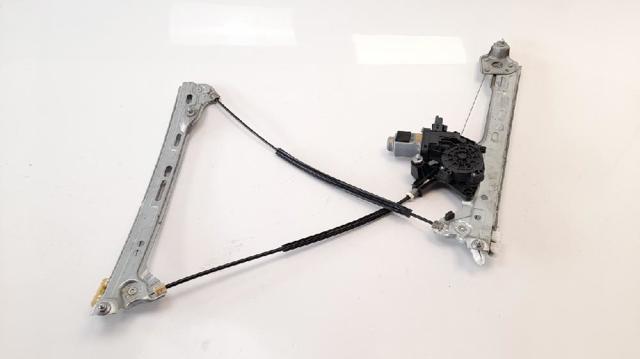 Mechanizm podnoszenia szyby drzwi przednich prawych 807206746R RENAULT