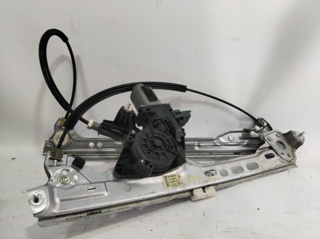 Mechanizm podnoszenia szyby drzwi przednich prawych 807206746R RENAULT