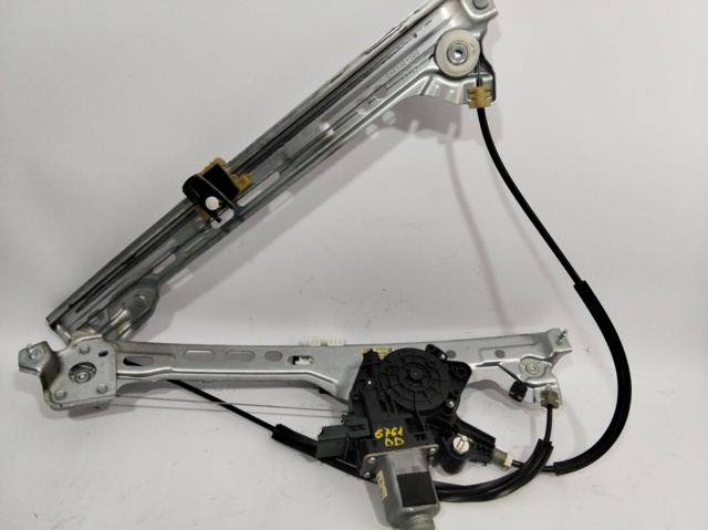 Mechanizm podnoszenia szyby drzwi przednich prawych 807206746R RENAULT