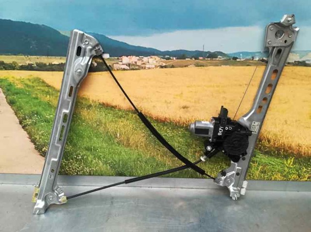 Mechanizm podnoszenia szyby drzwi przednich prawych 807206746R RENAULT